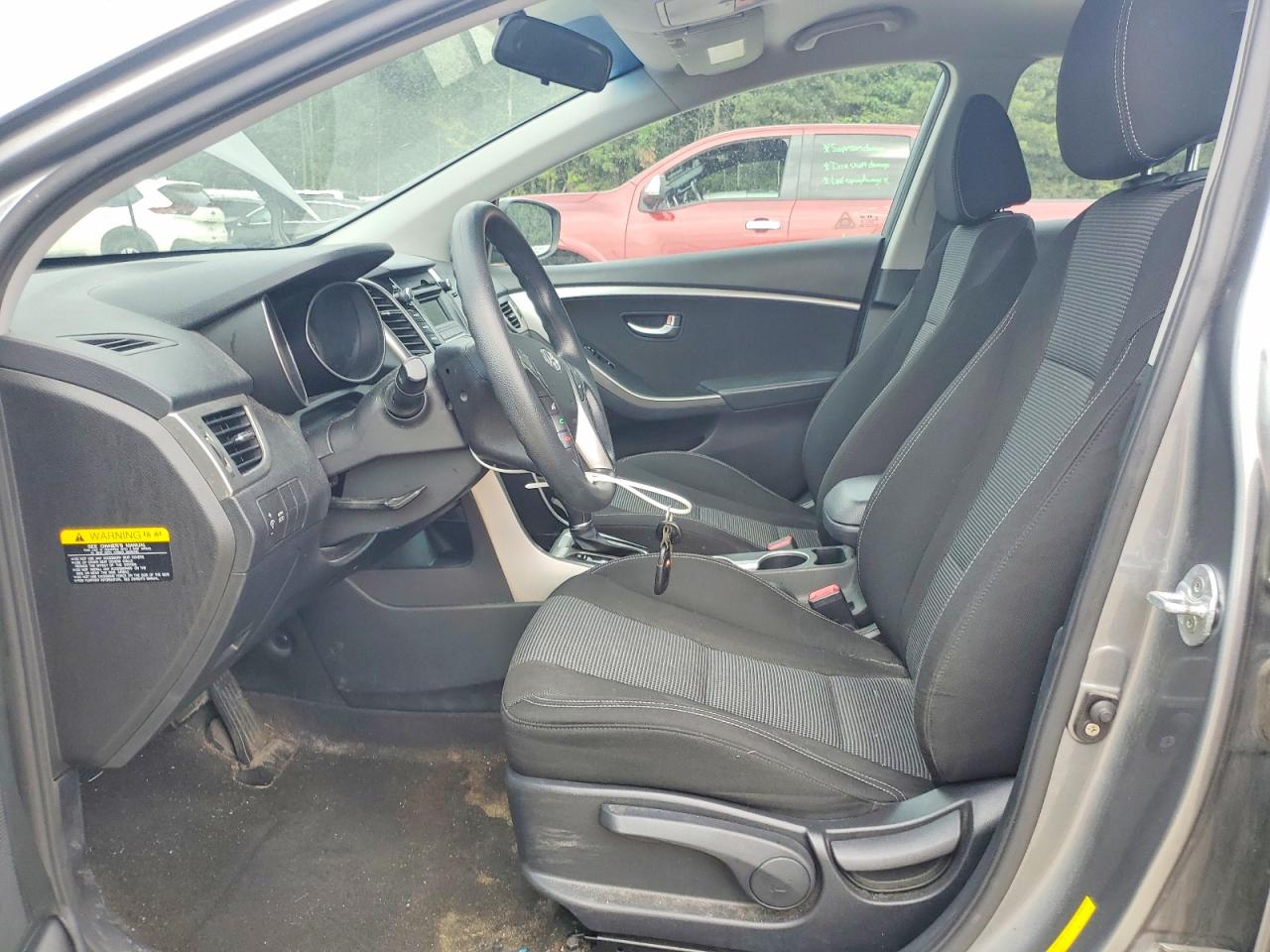 Hyundai ELANTRA Base