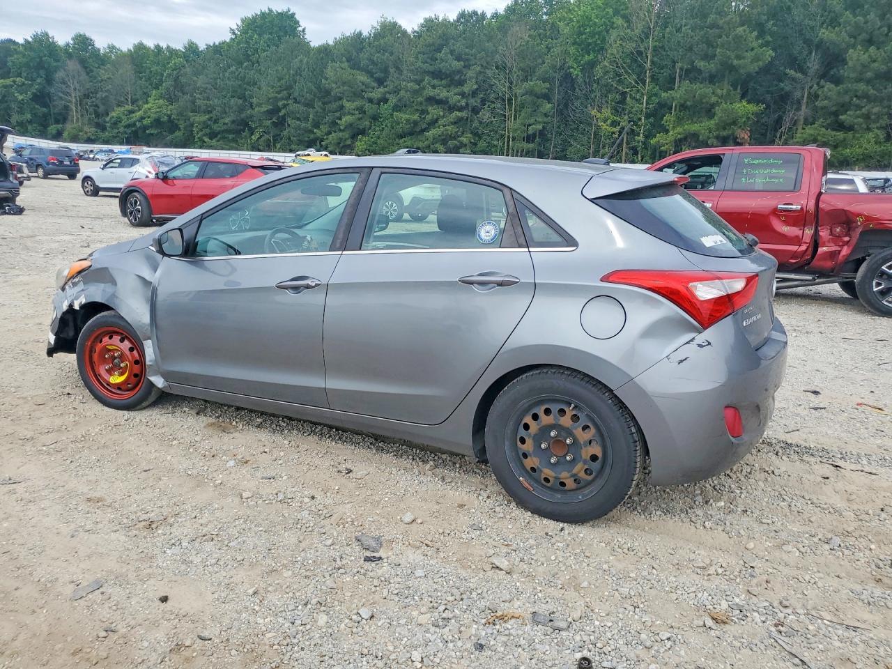 Hyundai ELANTRA Base