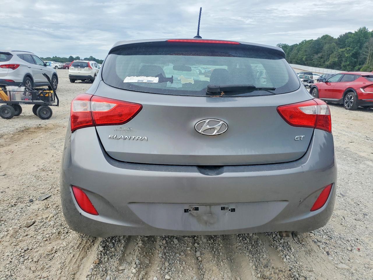 Hyundai ELANTRA Base