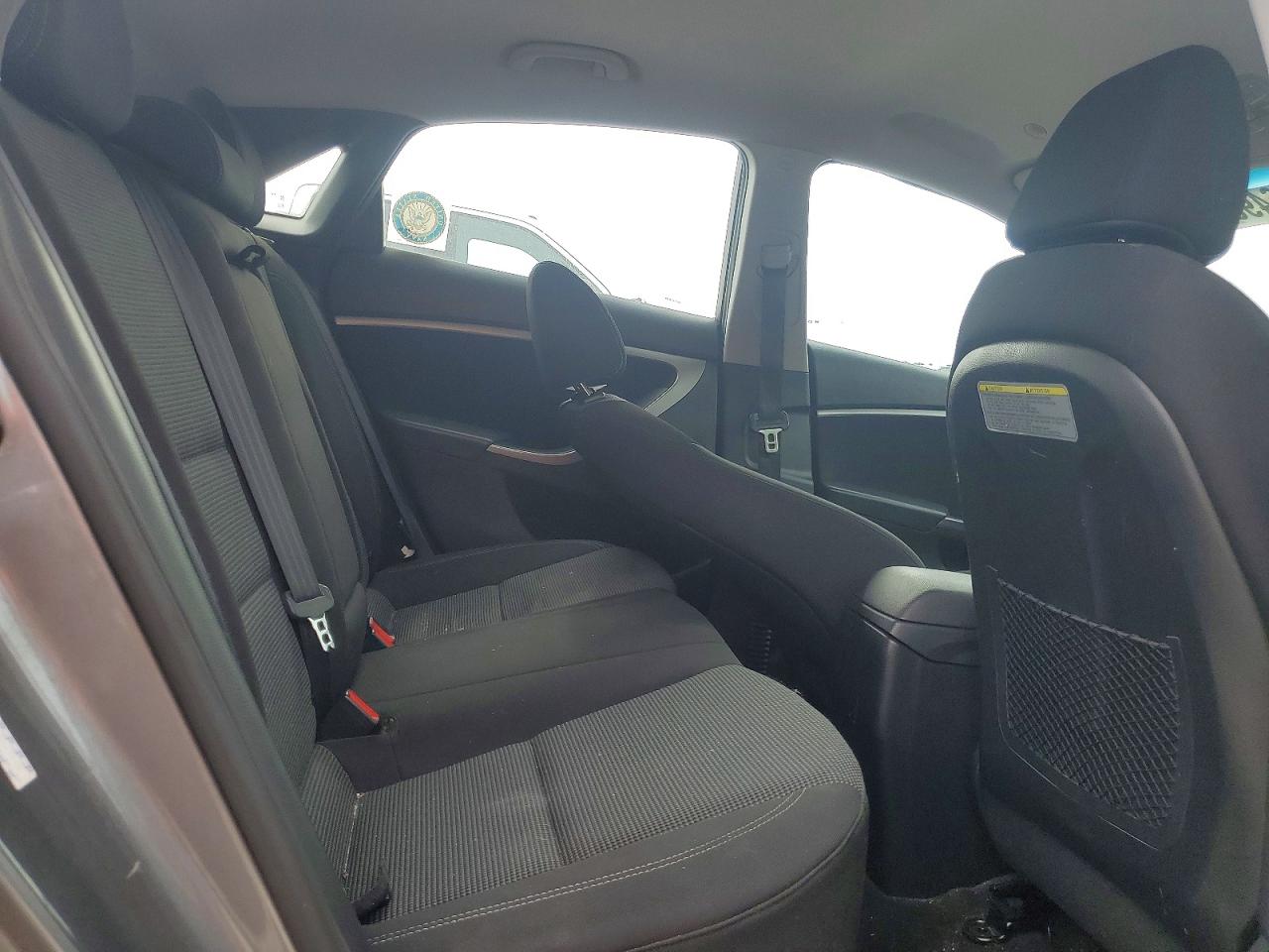 Hyundai ELANTRA Base