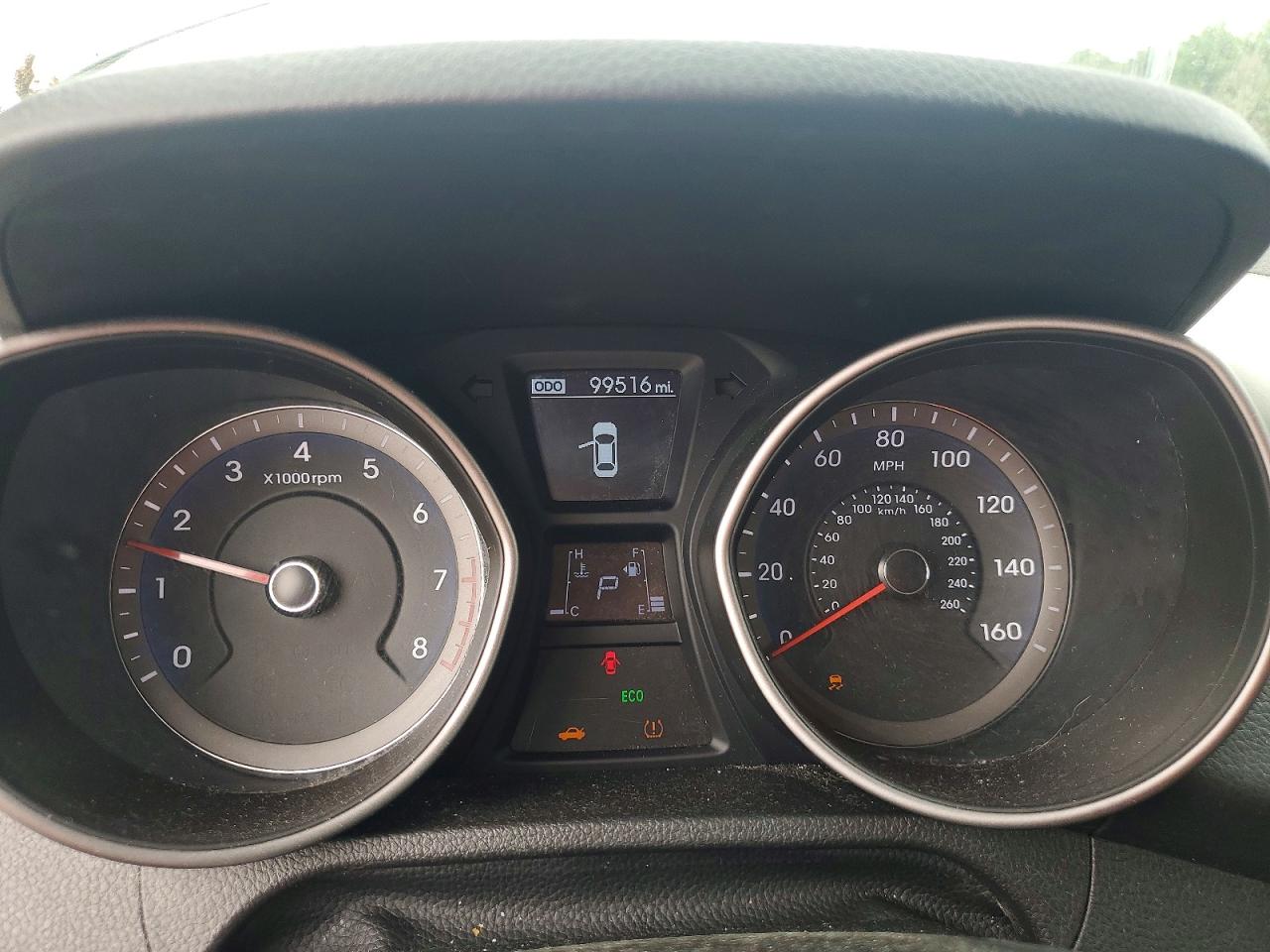 Hyundai ELANTRA Base