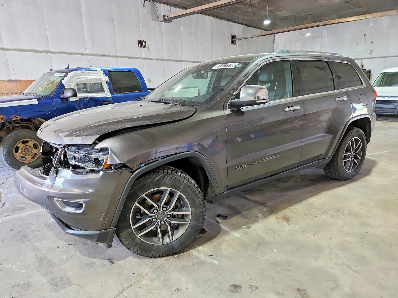 Salvage Jeep Cherokee Image