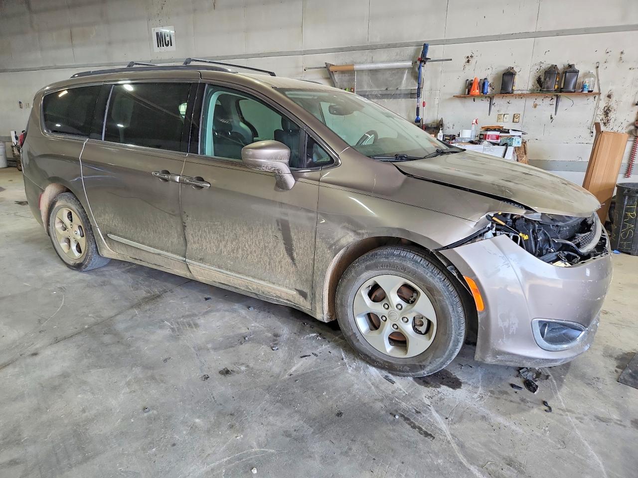 Chrysler Pacifica Touring L Plus