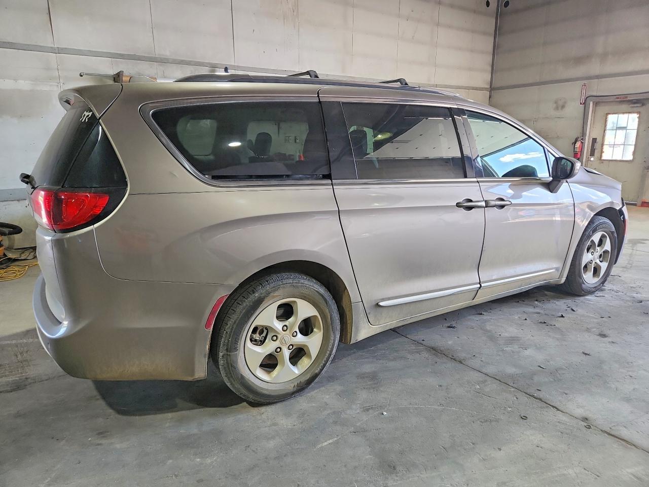 Chrysler Pacifica Touring L Plus