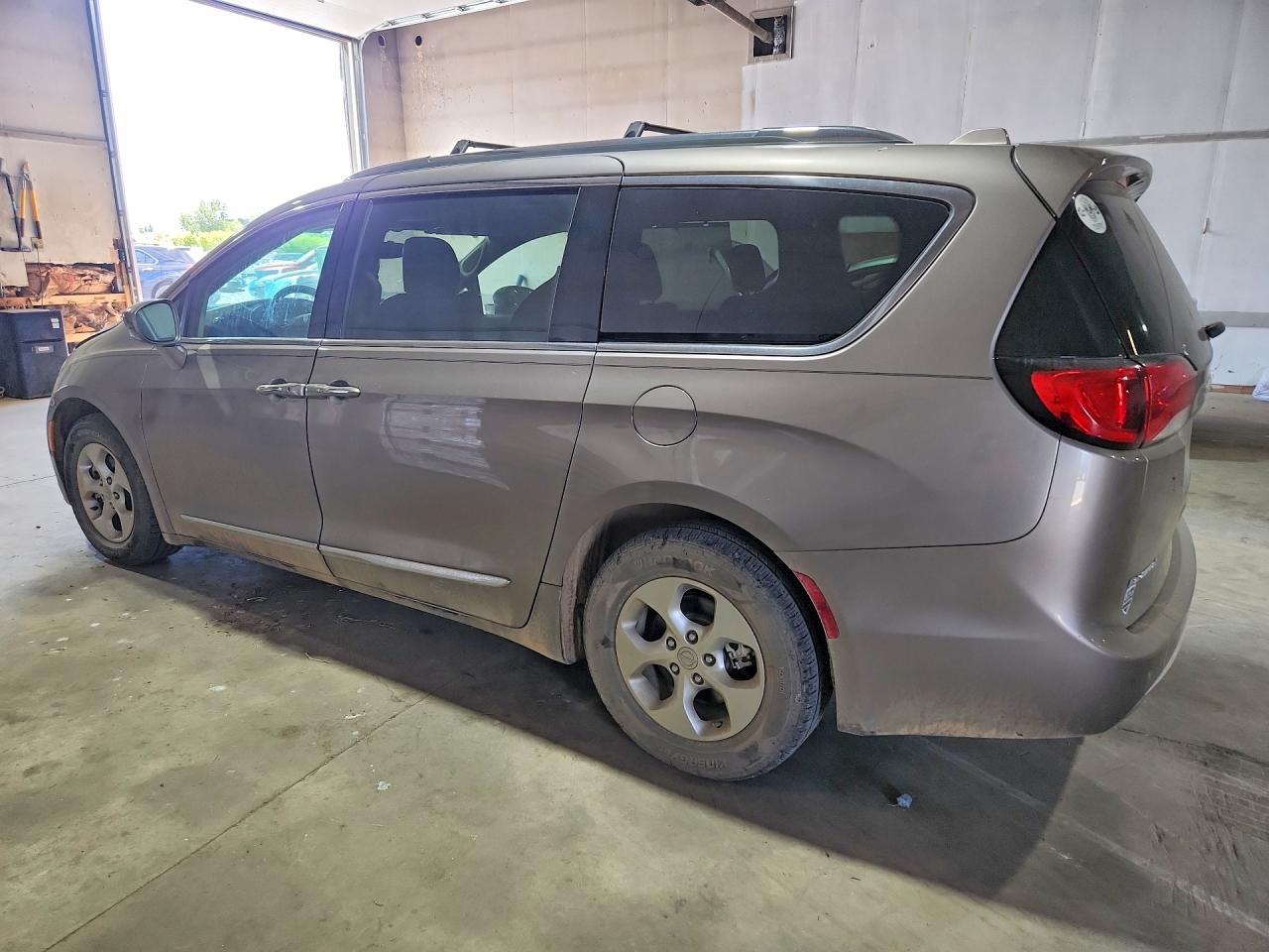 Chrysler Pacifica Touring L Plus