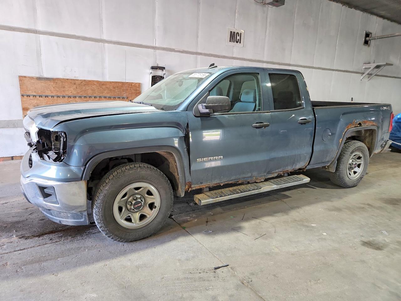Salvage GMC Sierra Image