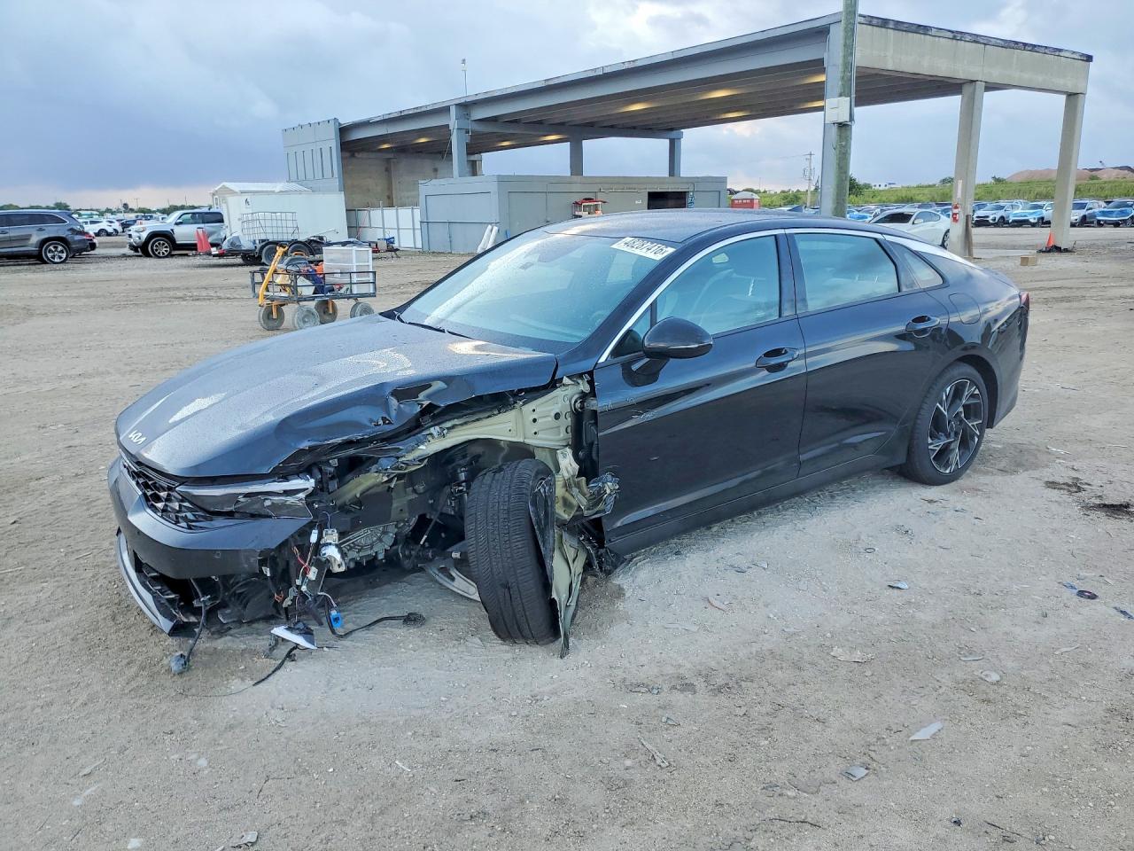 Salvage Kia K5 Image