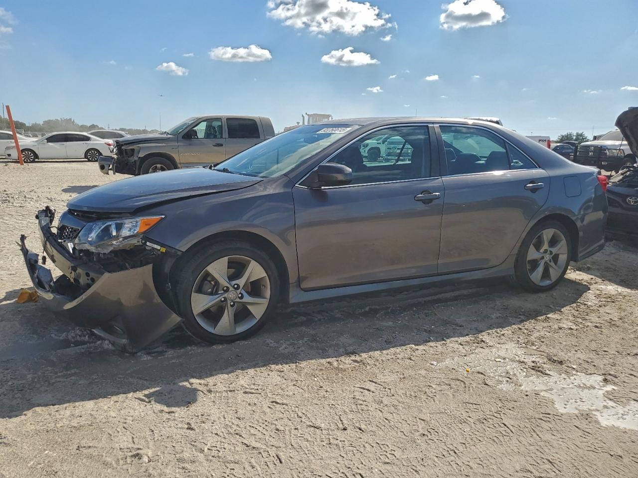Salvage Toyota Camry Image
