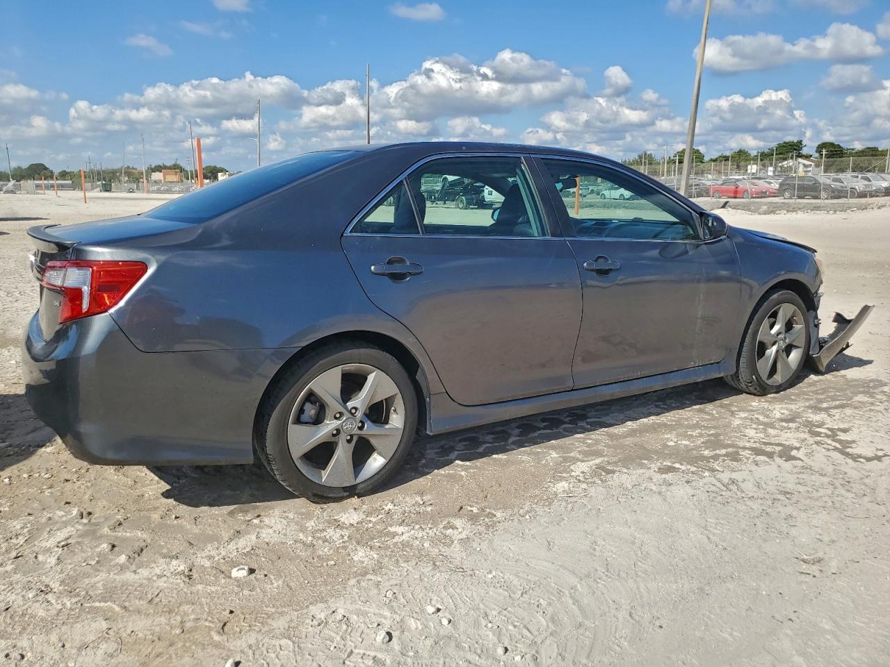 Toyota Camry L
