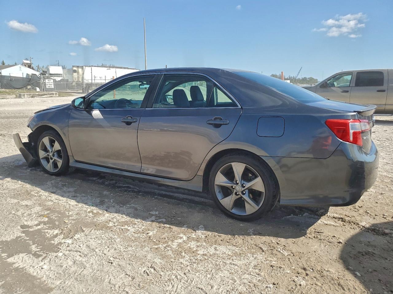 Toyota Camry L