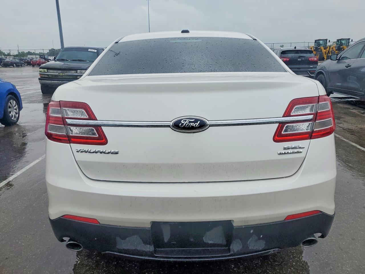 Ford Taurus Sel