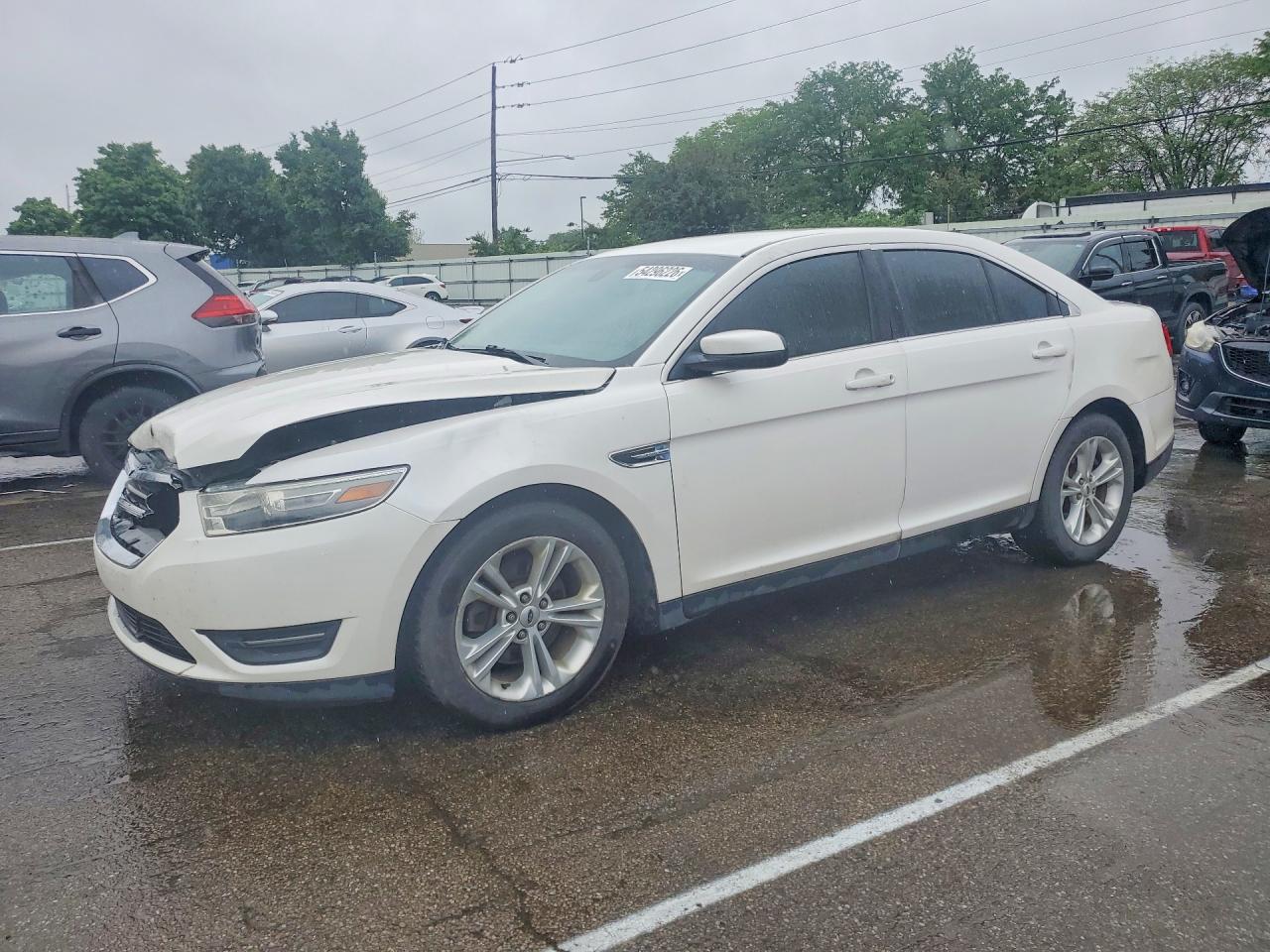 Salvage Ford Taurus Image