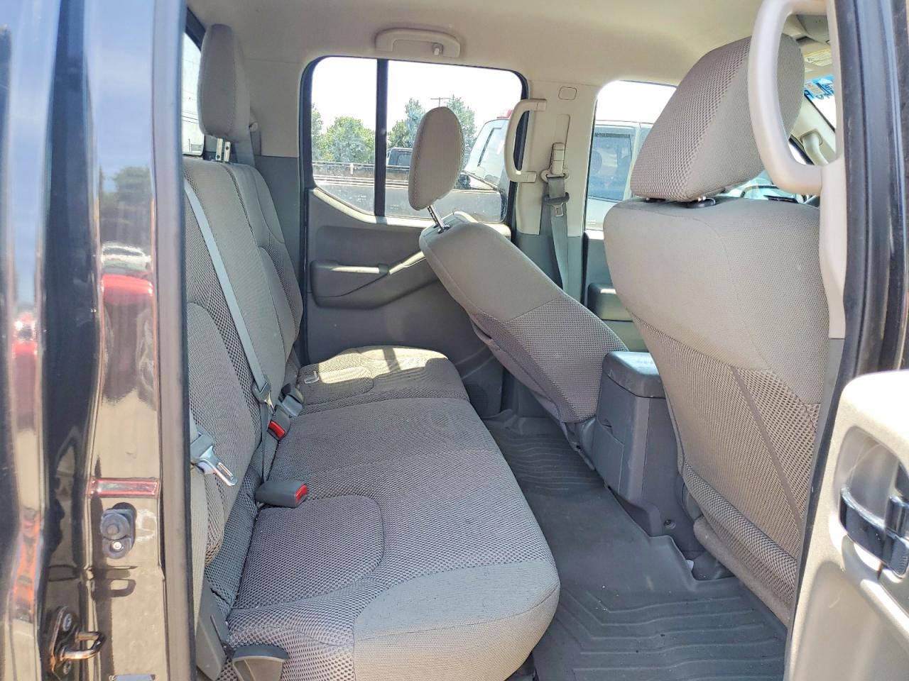 Nissan Frontier Sv