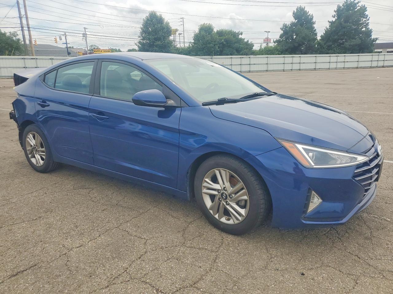 Hyundai ELANTRA Sel