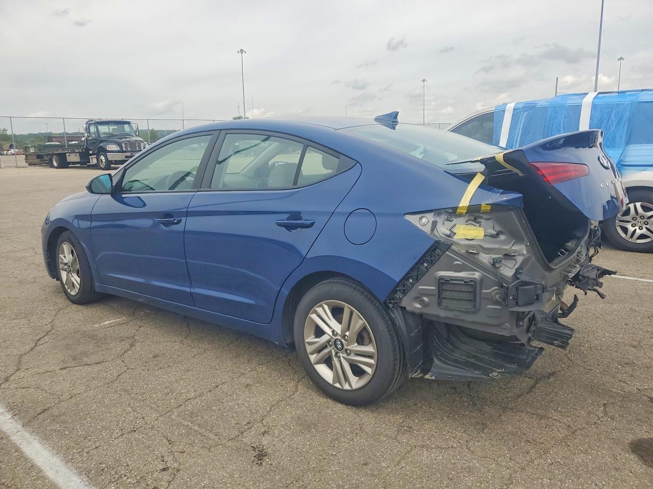 Hyundai ELANTRA Sel