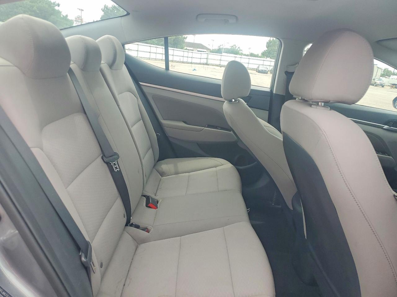 Hyundai ELANTRA Sel