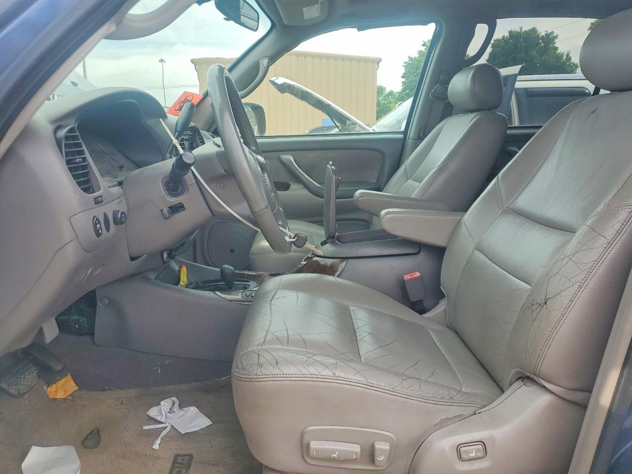 Toyota Sequoia Sr5