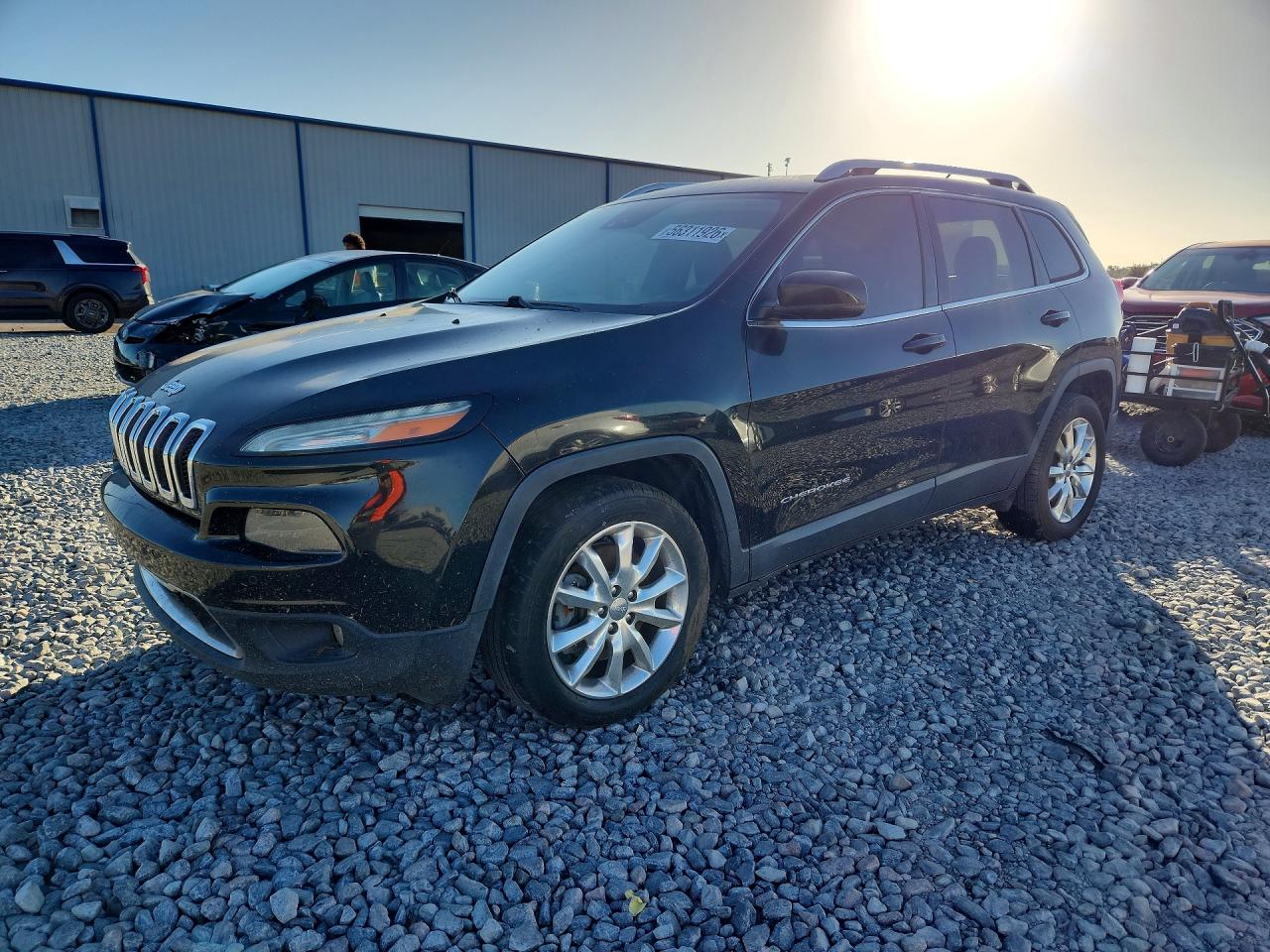 Salvage Jeep Cherokee Image
