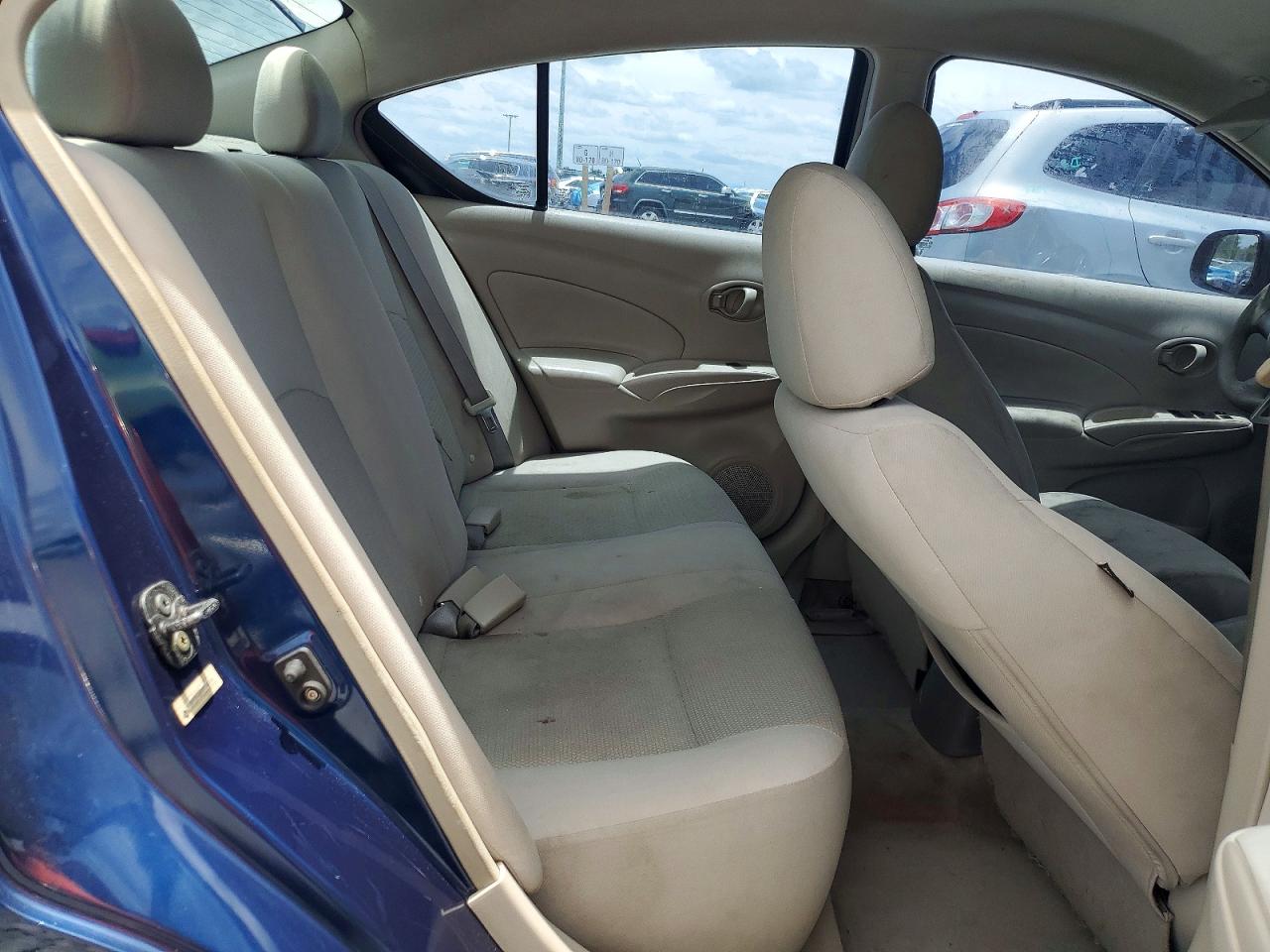 Nissan Versa 1.6 S