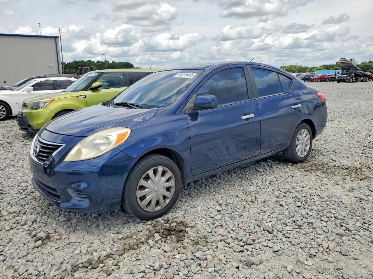 Salvage Nissan Versa Image