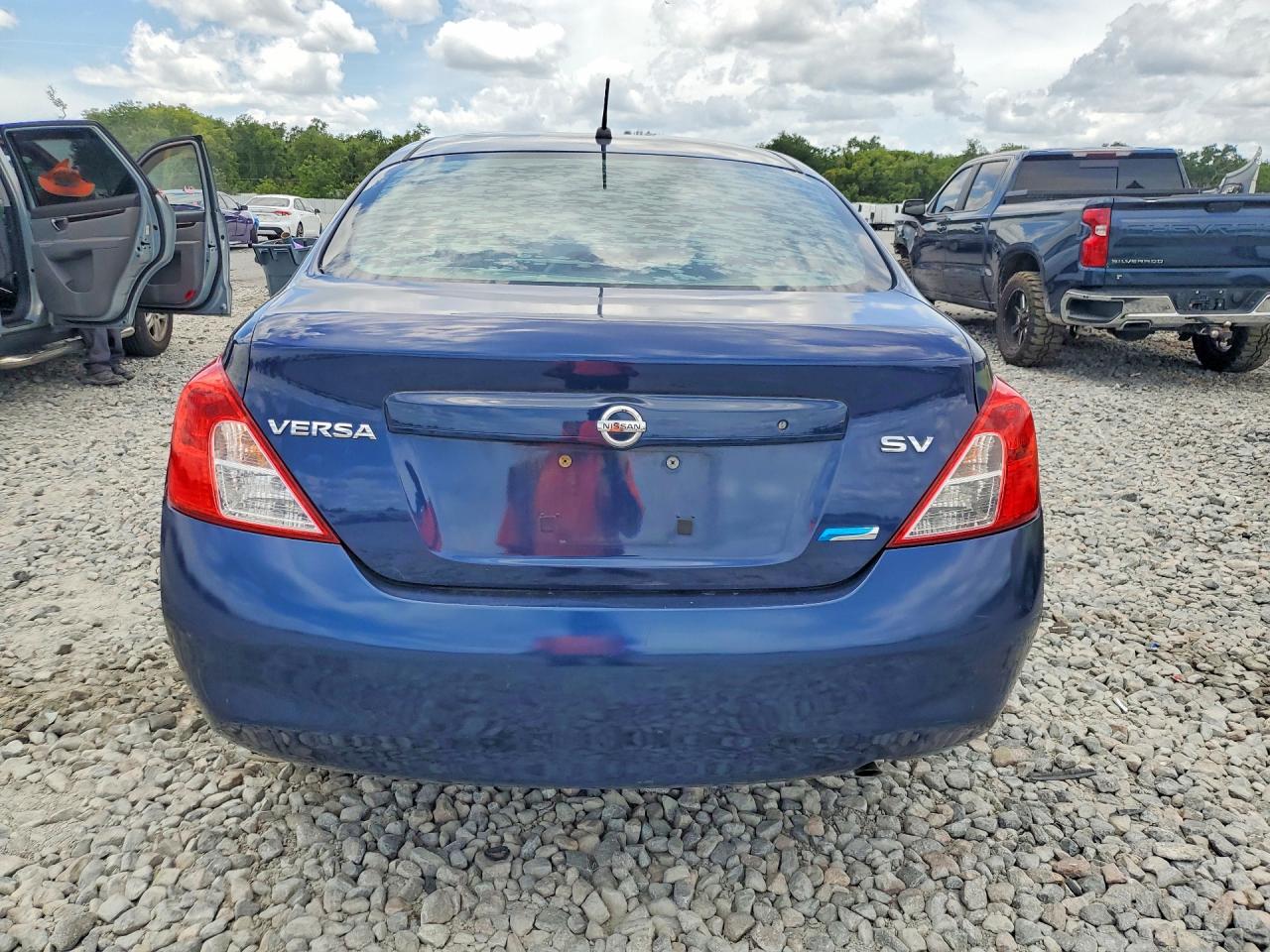 Nissan Versa 1.6 S