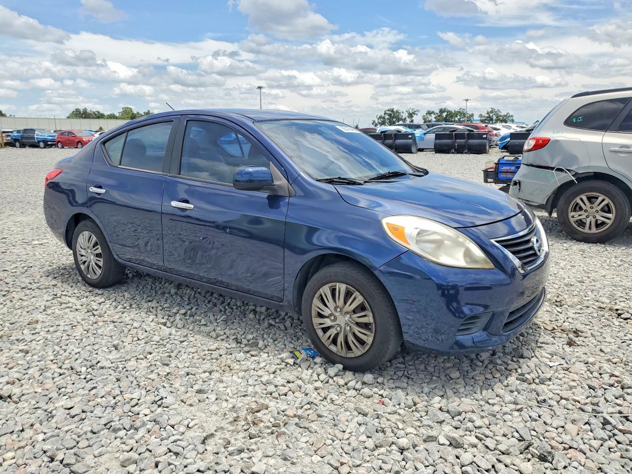 Nissan Versa 1.6 S