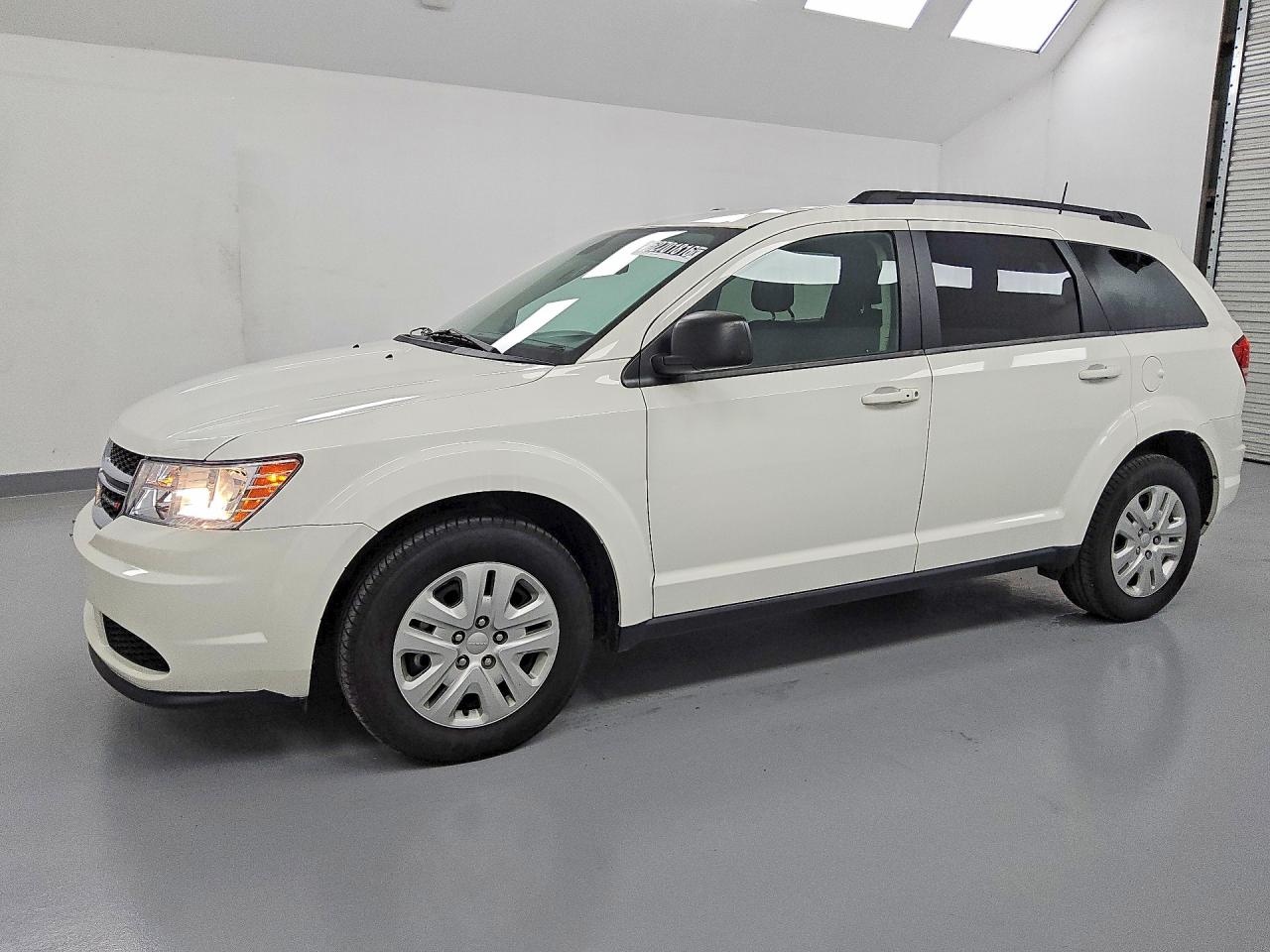 Salvage Dodge Journey Image