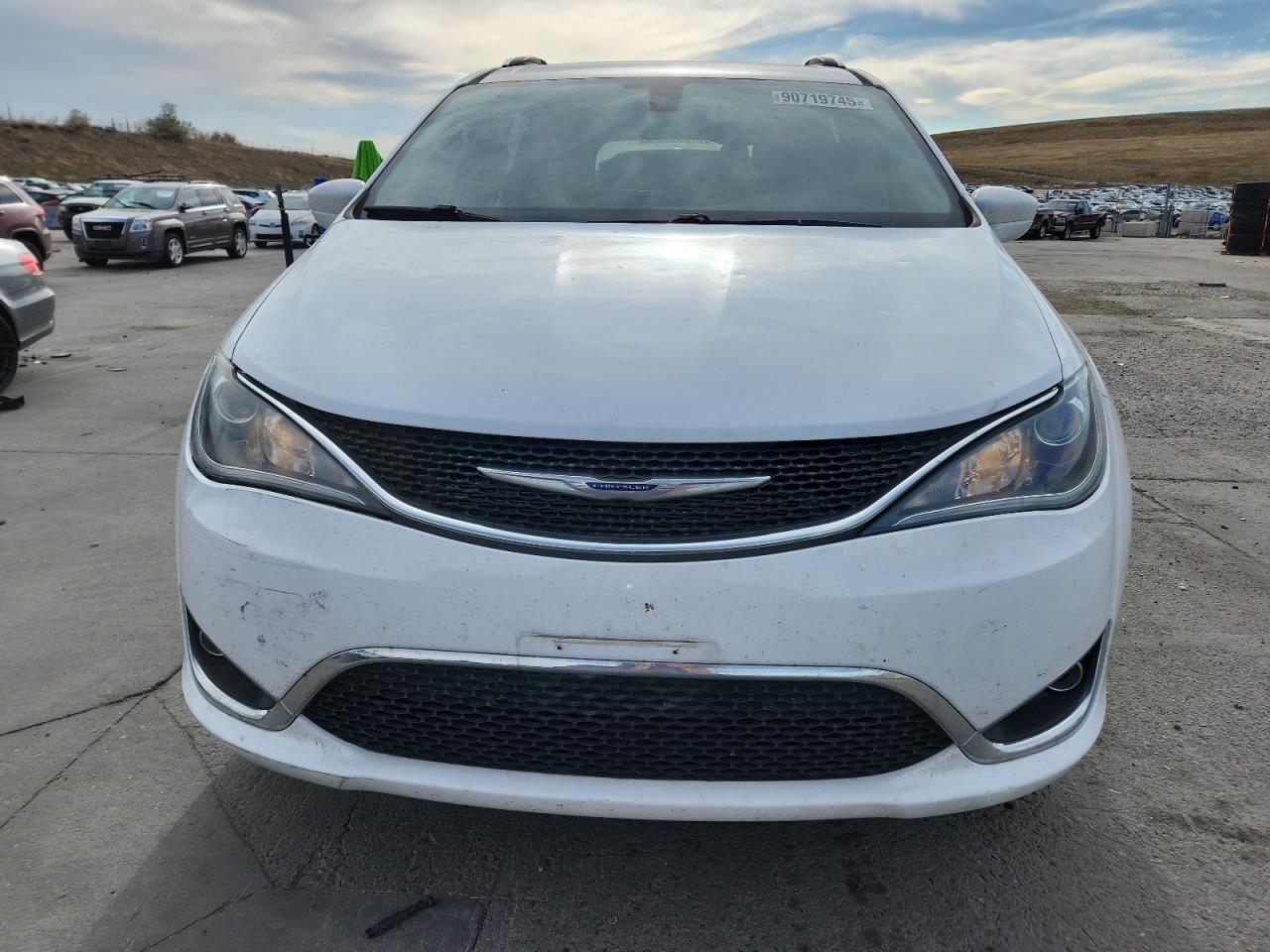 Chrysler Pacifica Touring L