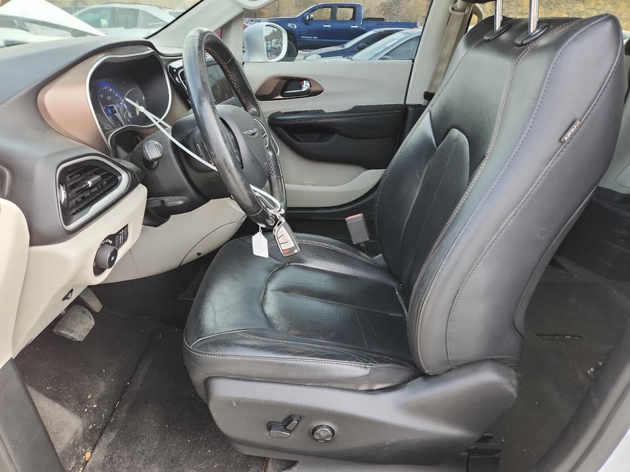 Chrysler Pacifica Touring L