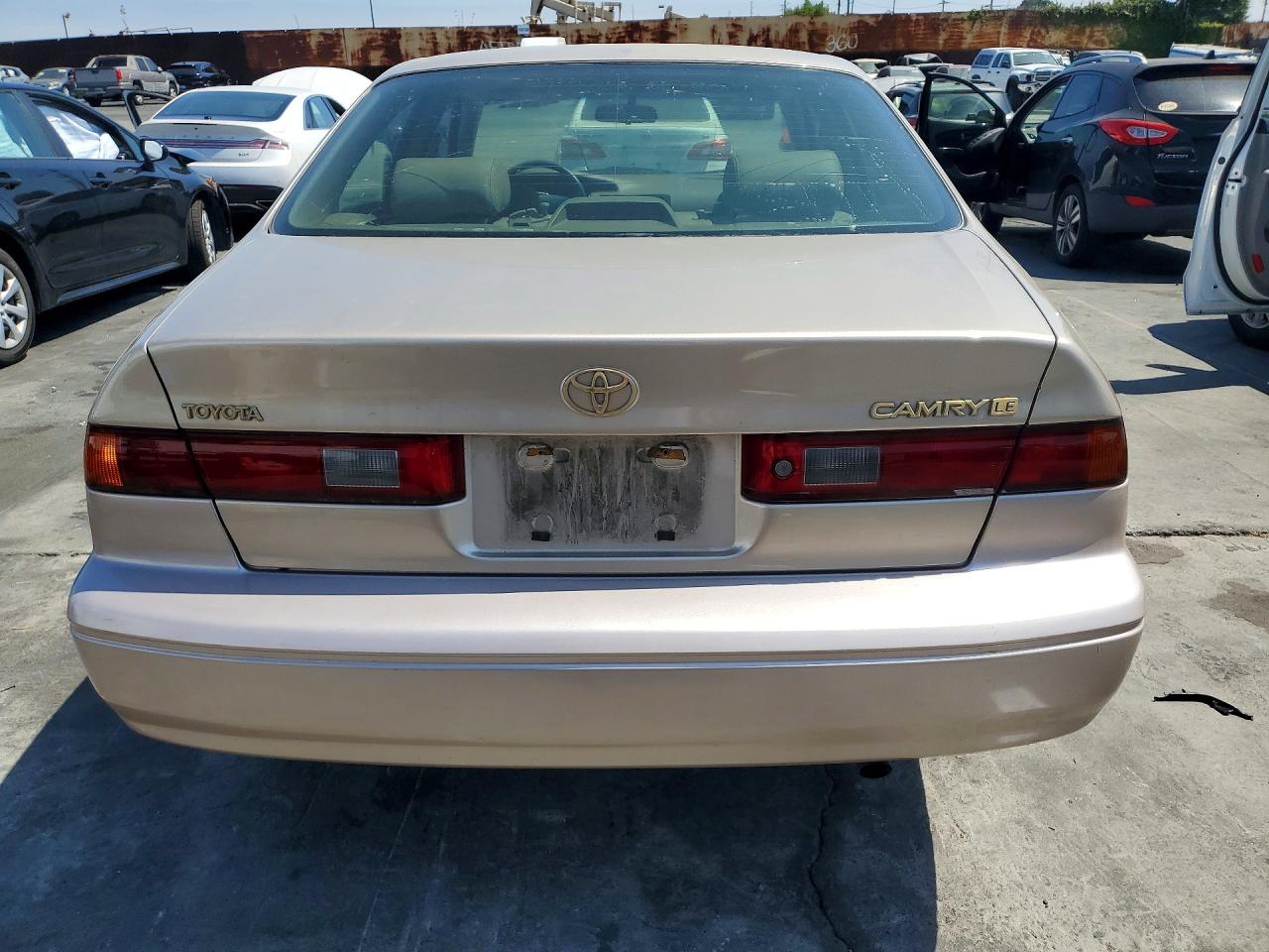 Toyota Camry Le