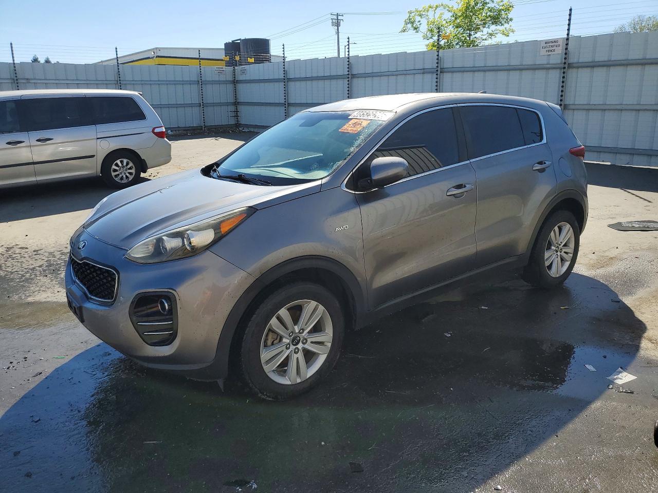 Salvage Kia Sportage Image