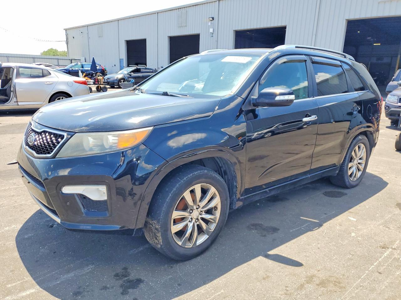 Salvage Kia Sorento Image