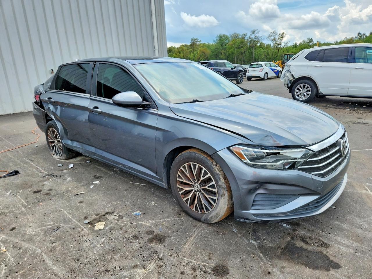 Salvage Volkswagen Jetta Image