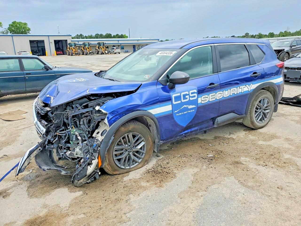 Salvage Nissan Rogue Image