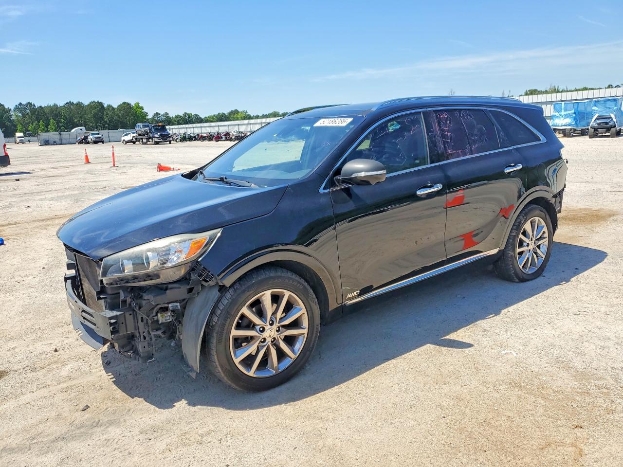 Salvage Kia Sorento Image