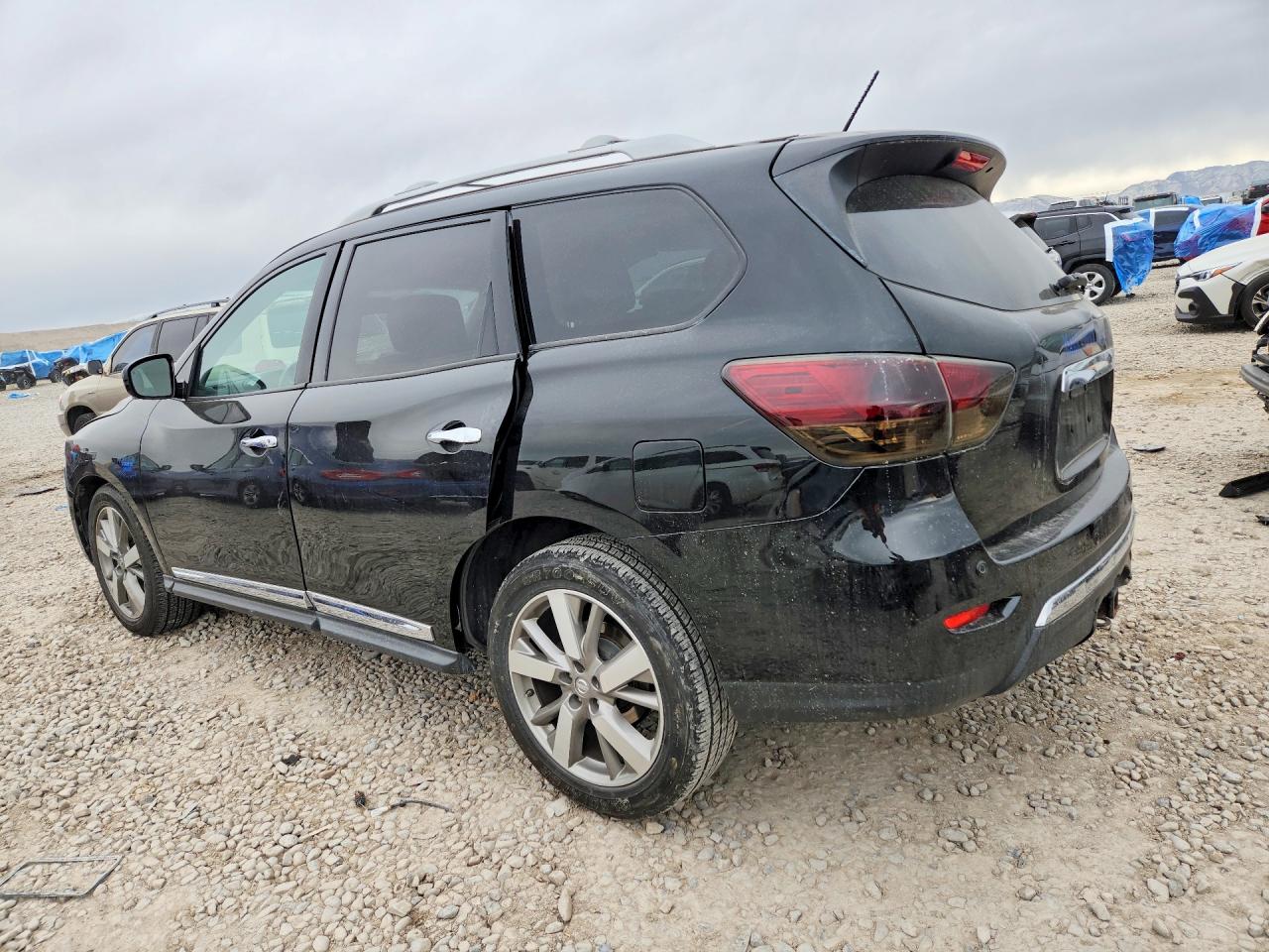 Nissan Pathfinder S