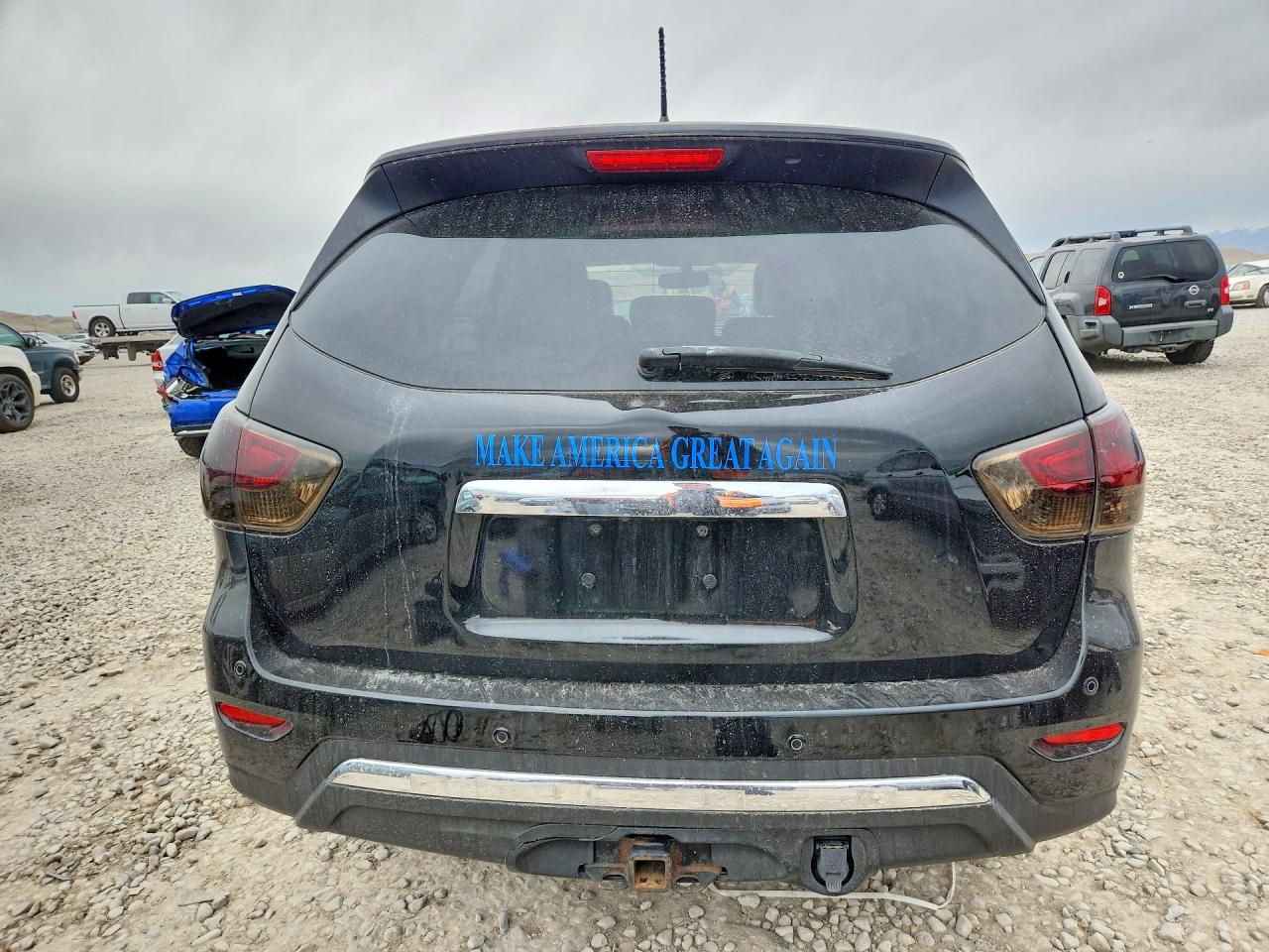Nissan Pathfinder S