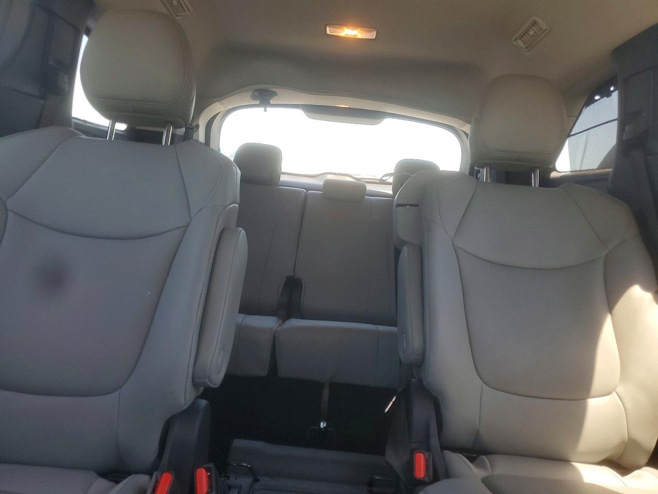 Toyota Sienna Xle 8-passenger