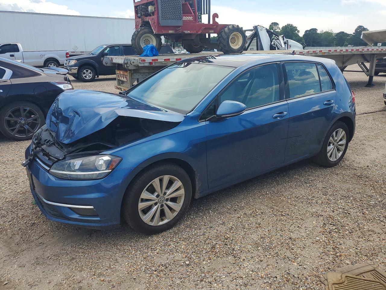 Salvage Volkswagen Golf Image