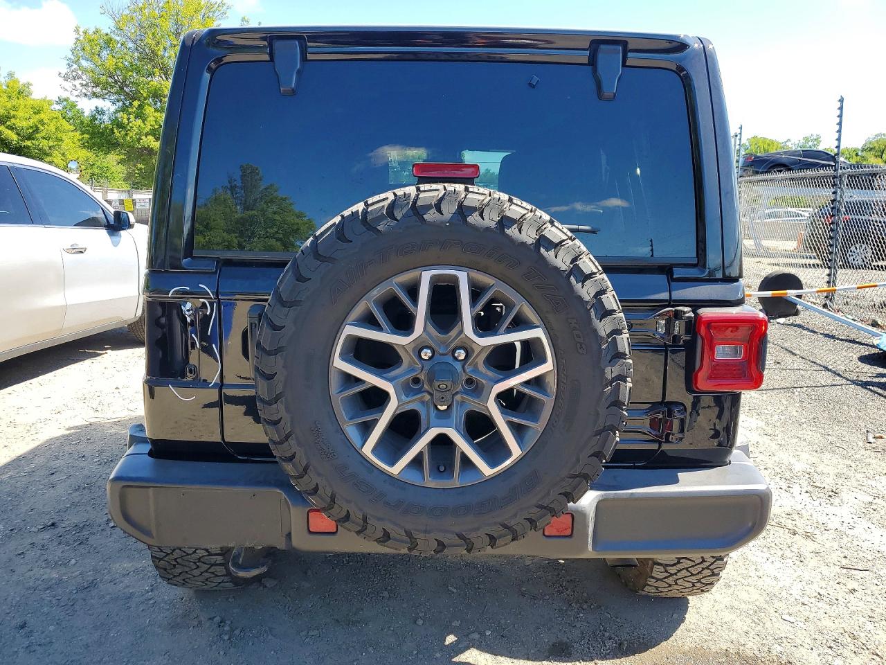 Jeep Wrangler Sahara