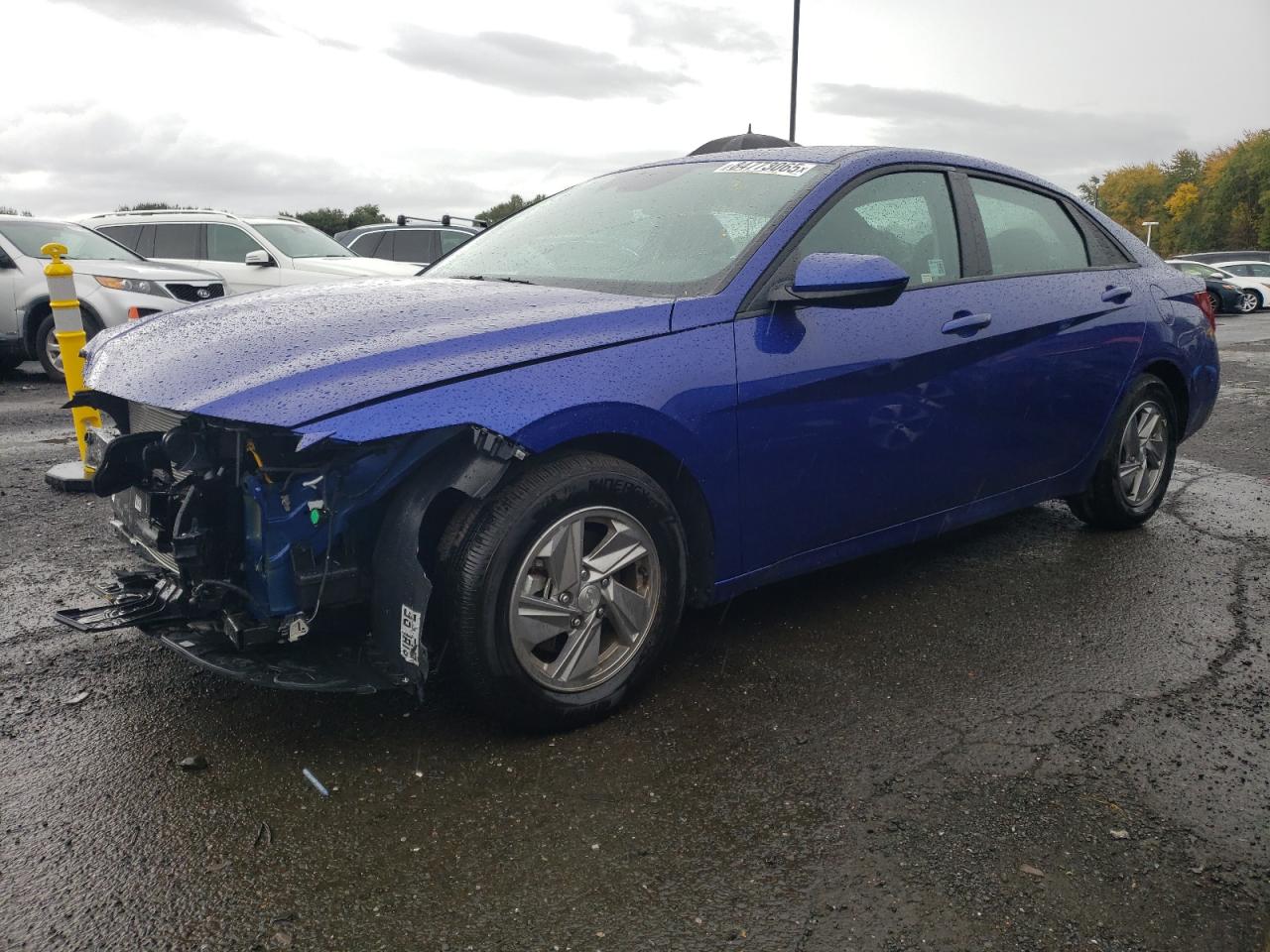 Salvage Hyundai ELANTRA Image
