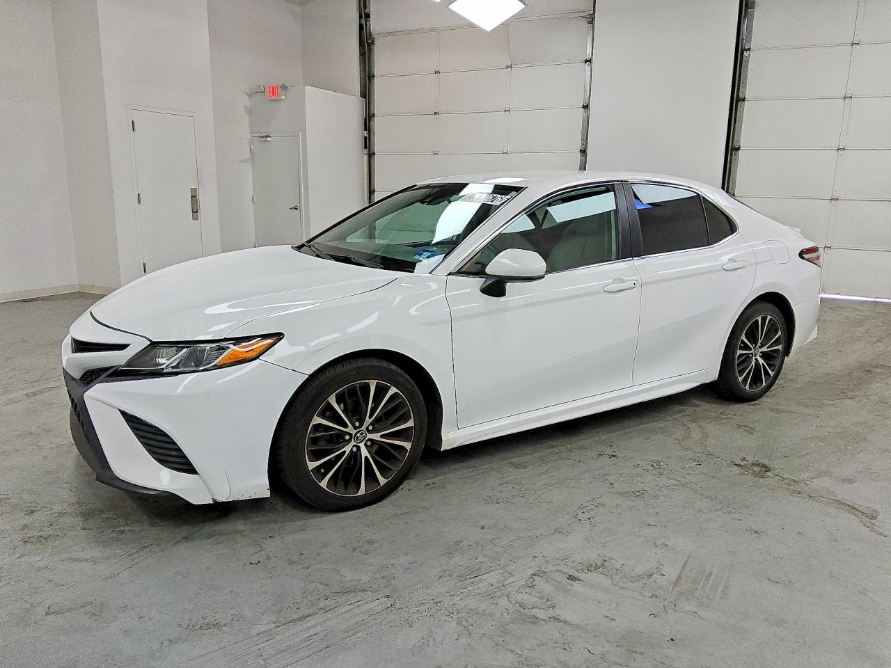 Salvage Toyota Camry Image