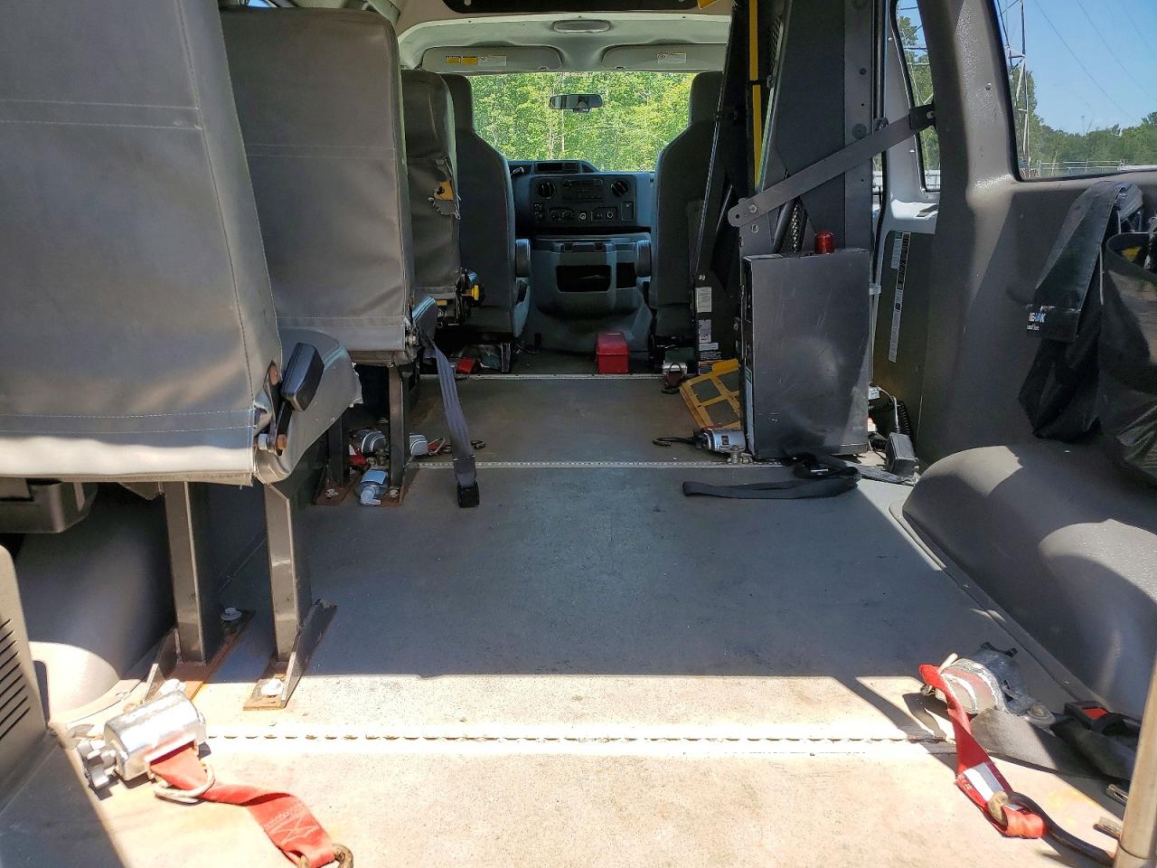 Ford Econoline E150 Van