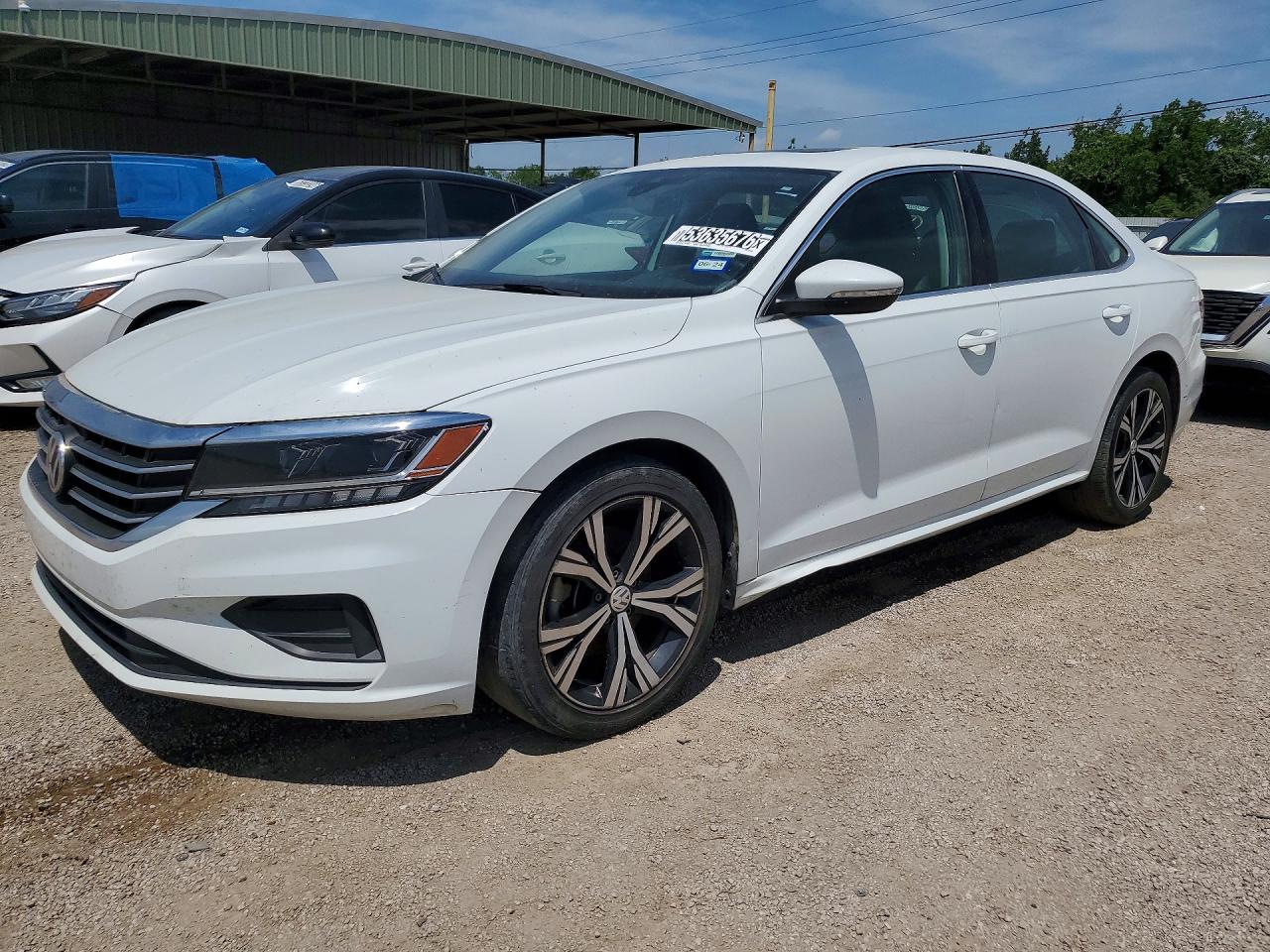 Salvage Volkswagen Passat Image