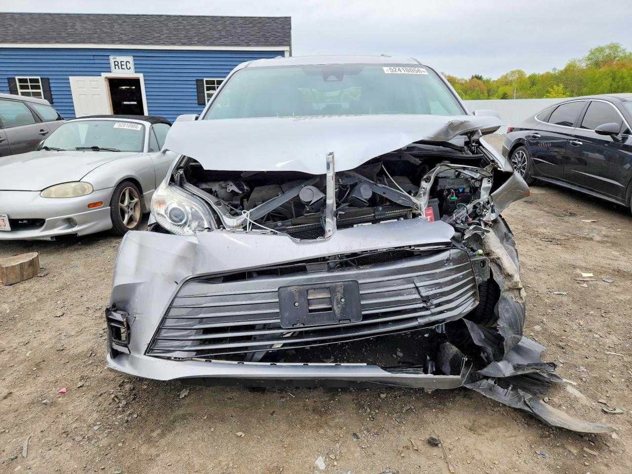 Toyota Sienna Xle 8-passenger