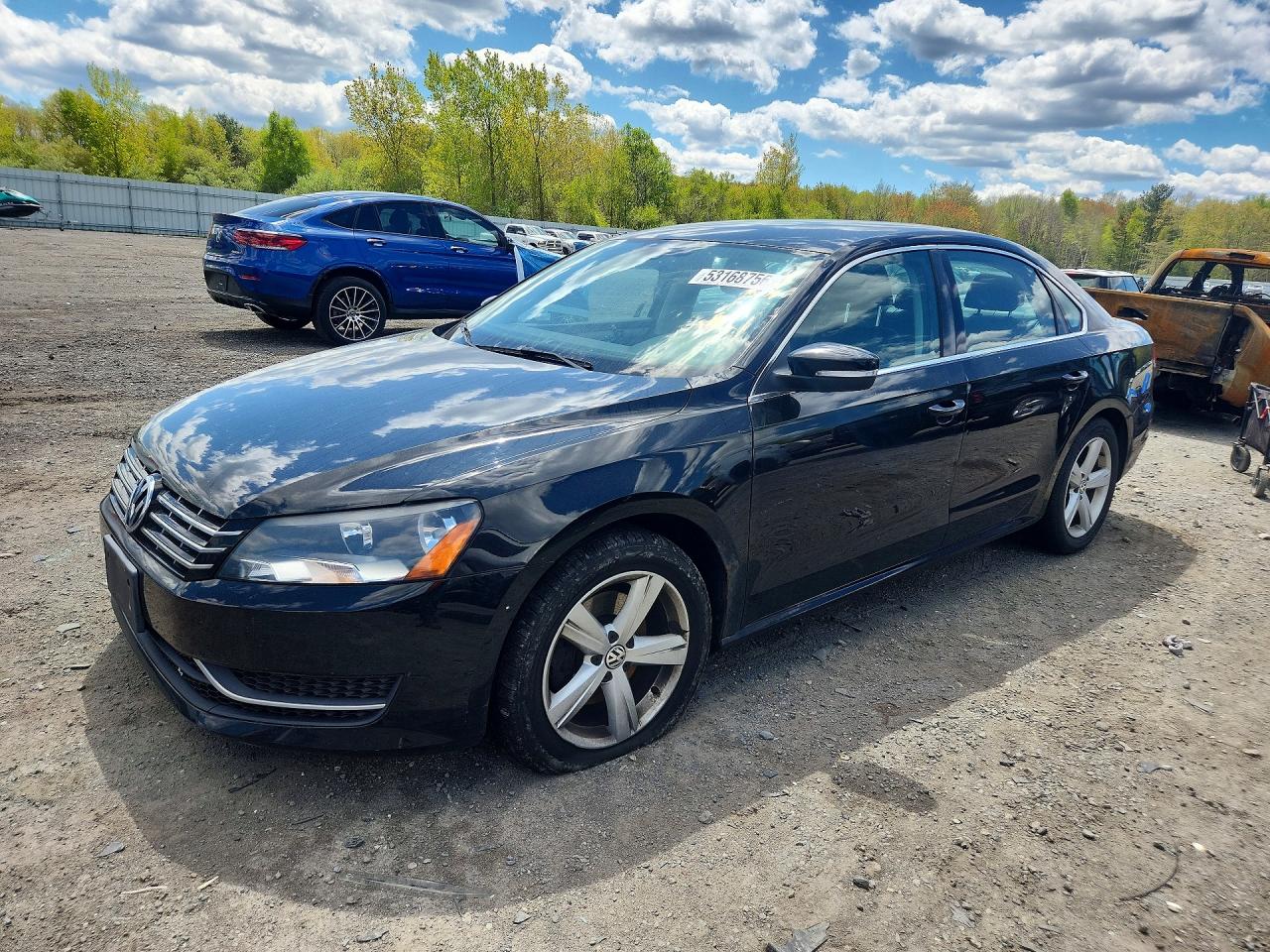 Salvage Volkswagen Passat Image