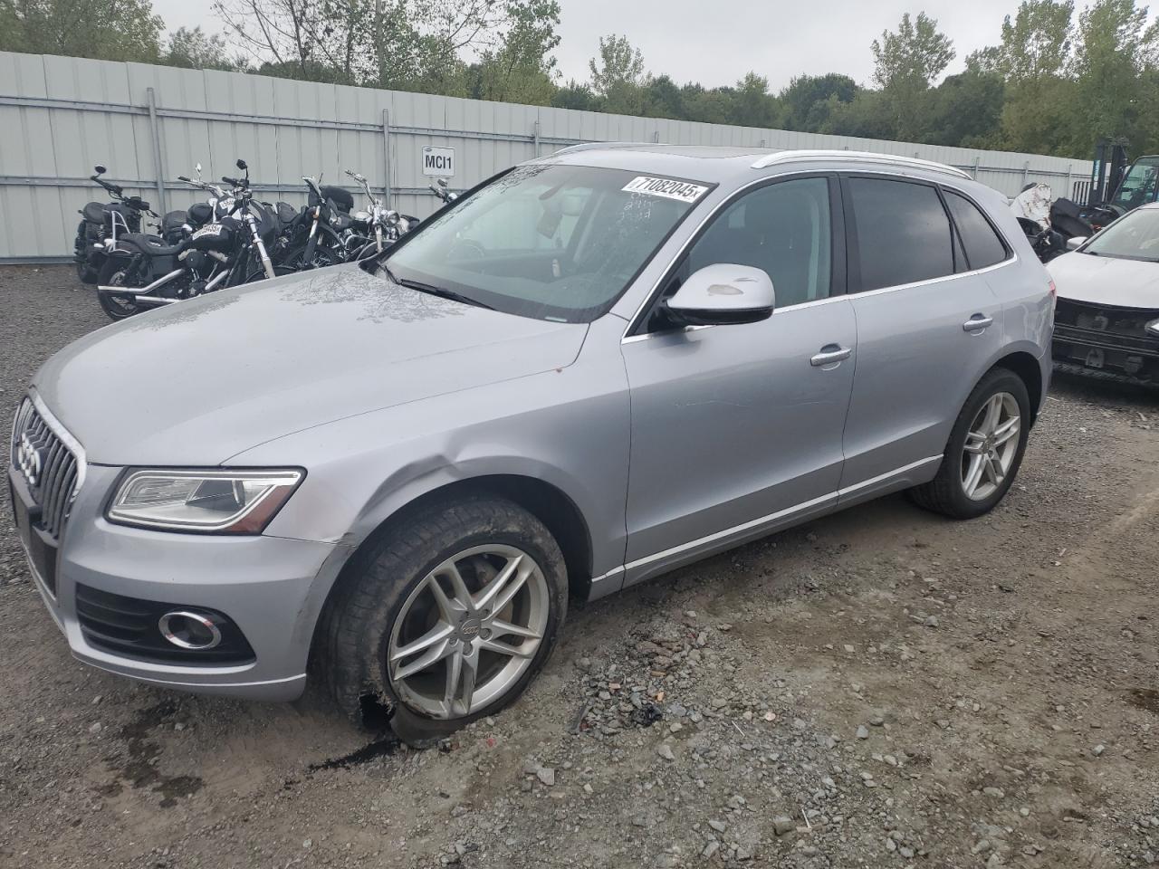 Salvage Audi Q5 Image