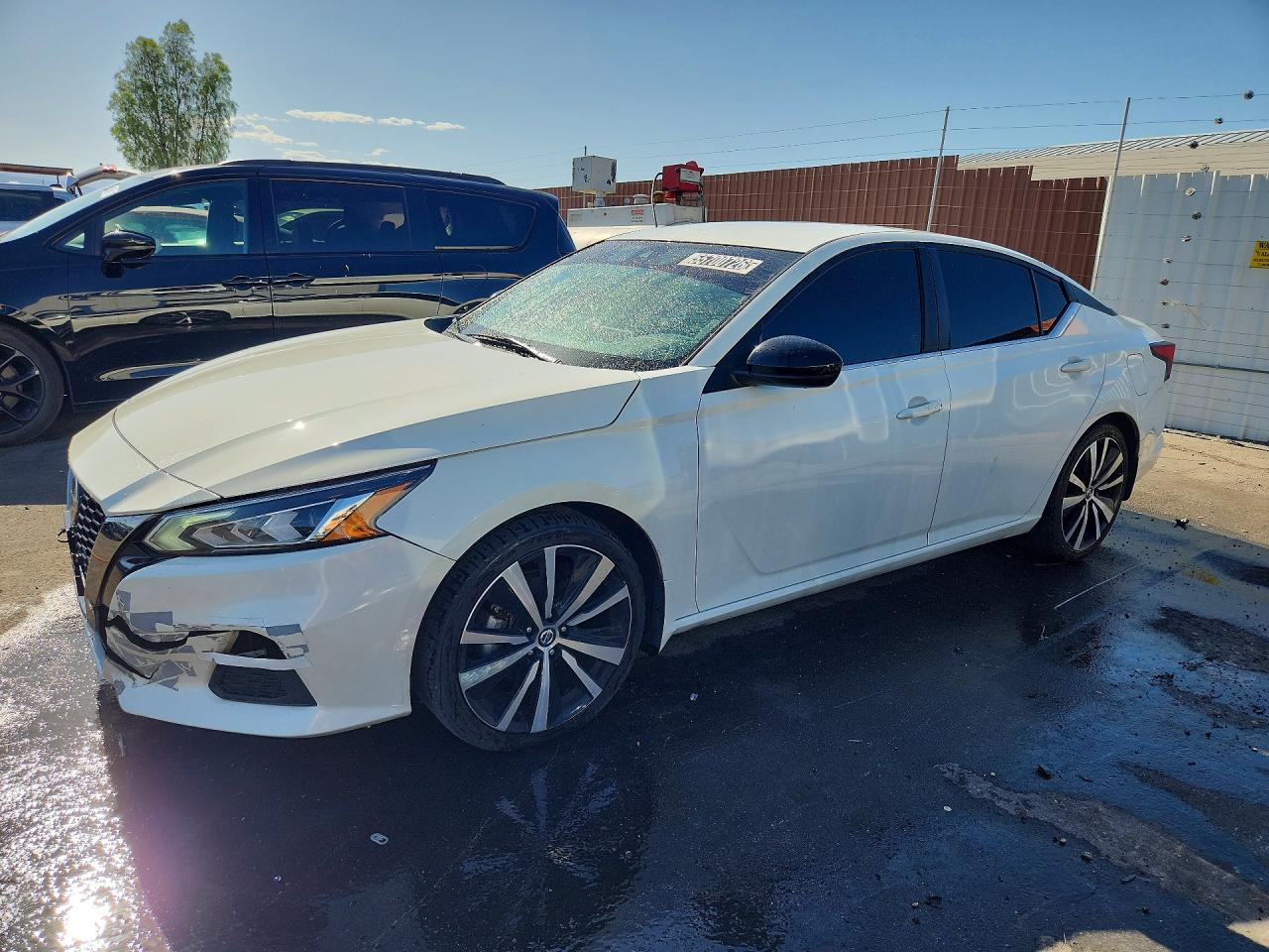 Salvage Nissan Altima Image