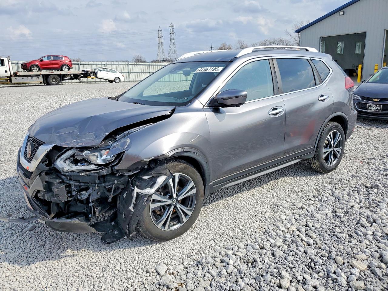 Salvage Nissan Rogue Image