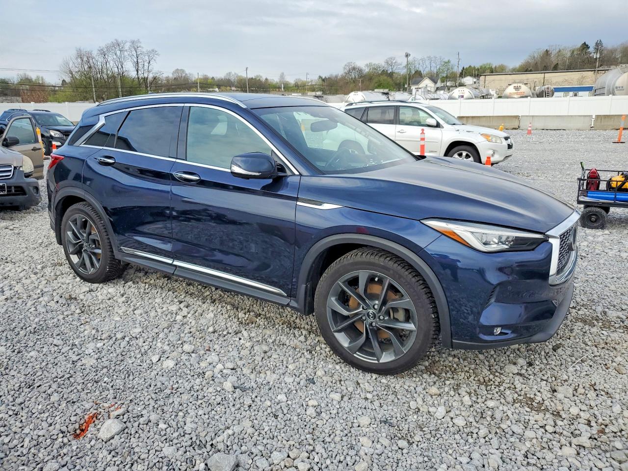 INFINITI Qx Essential